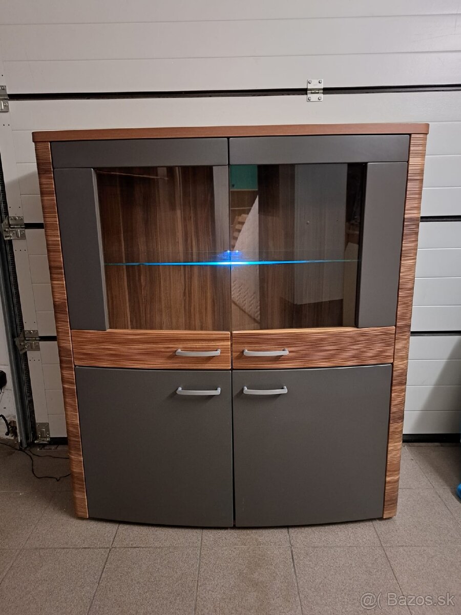 Moderný príborník, vitrína - 10