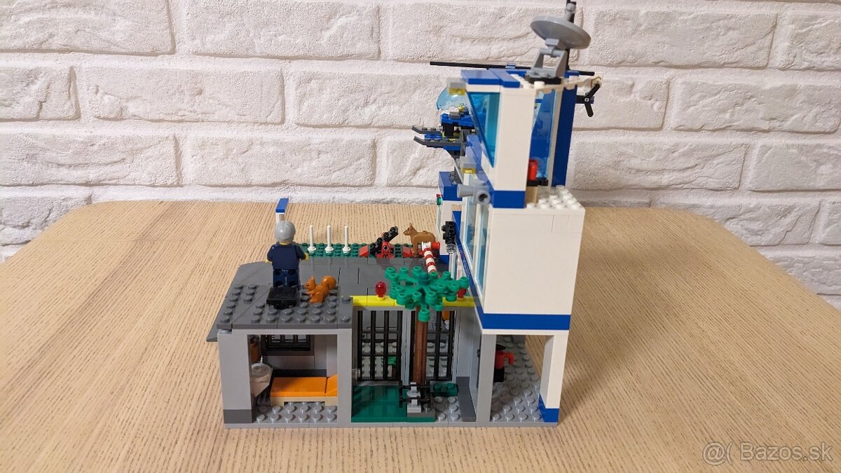 60316 Lego City – Policajná stanica - 10