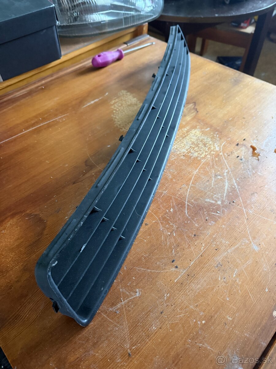 Audi A4 / S4 B5 (8D) – spodná predná mriežka do nárazníka - 10