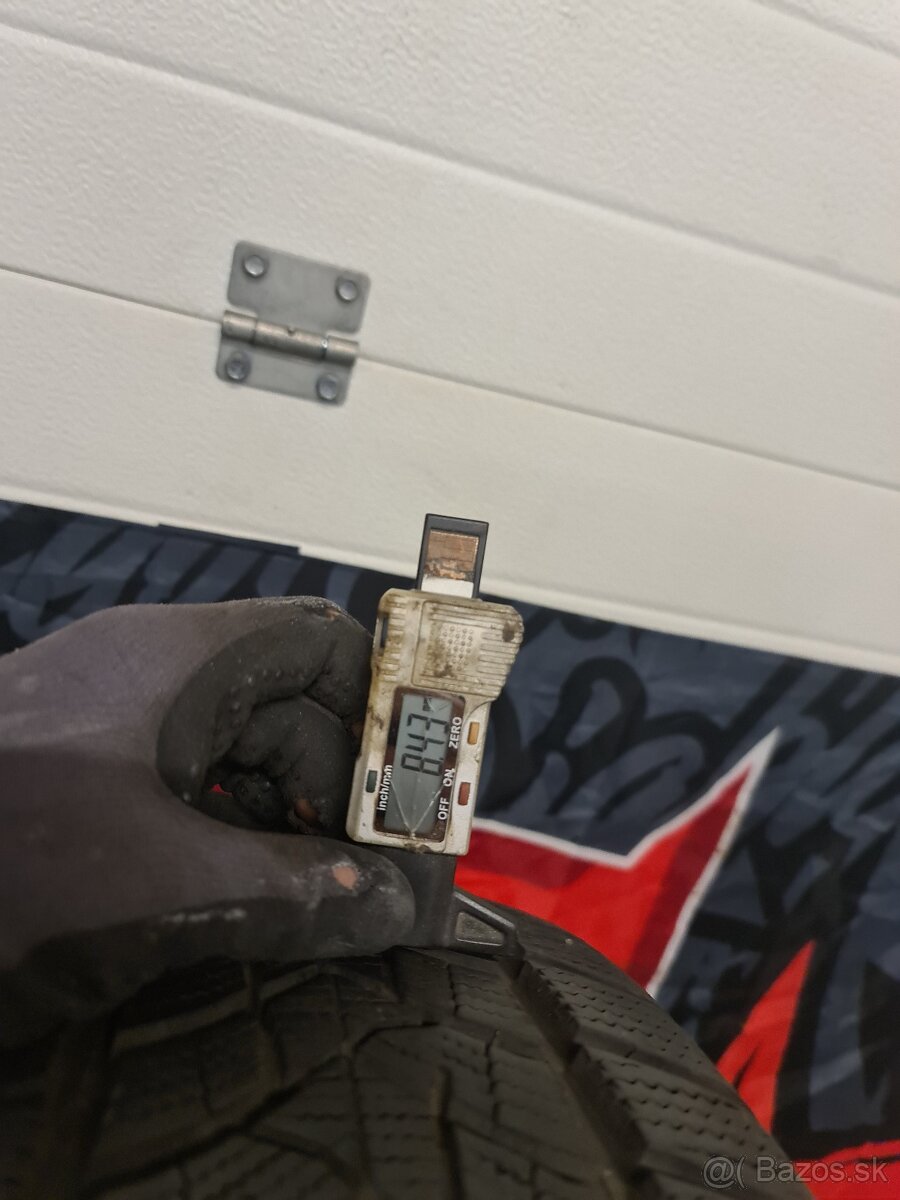 ZIMNE PNEU 215/60 R17 - 10