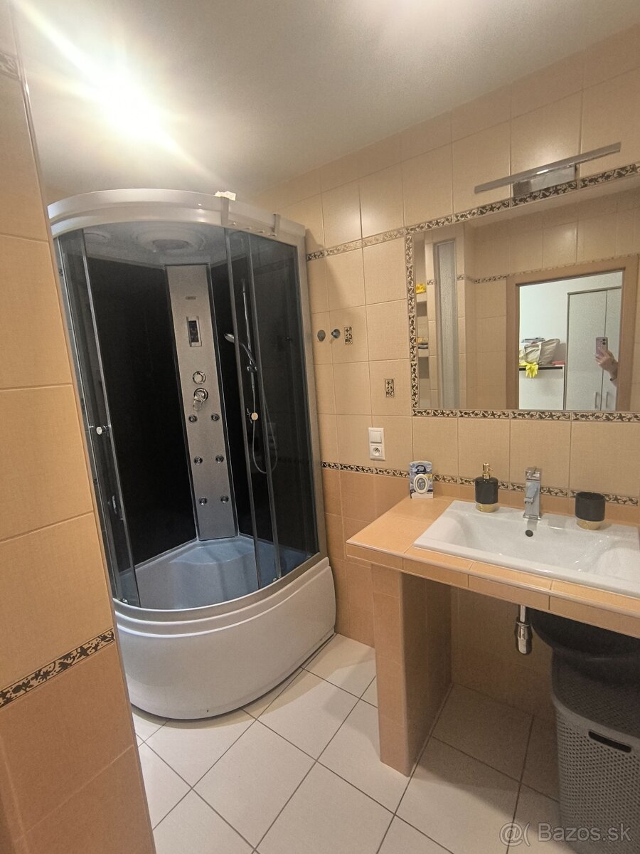 VOĽNÝ 🏡 prenajmem 2-izbový byt – 59 m², ul. SNP - 10