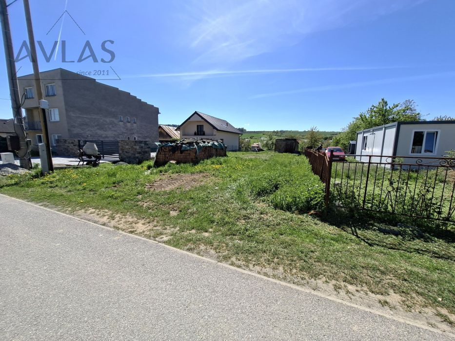 Slnečný pozemok všetky IS, 1577m2, obec Župčany - 10