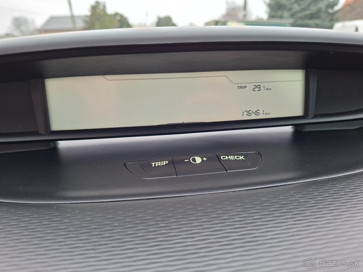 Citroën C4 1.4 Benzín - 10