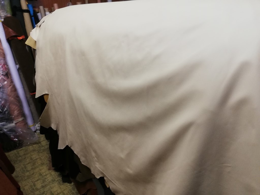 Predam pravú kožu, čalunícku, - 10