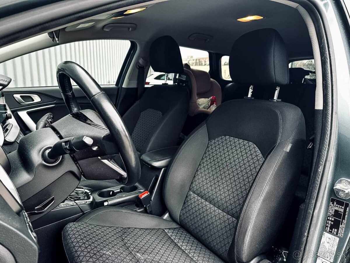 Kia Ceed SW 1.5 T-GDi Silver A/T - 10