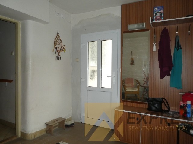 RK EXPRES - predaj rodinný dom v Handlovej, ul. Dimitrovova. - 10