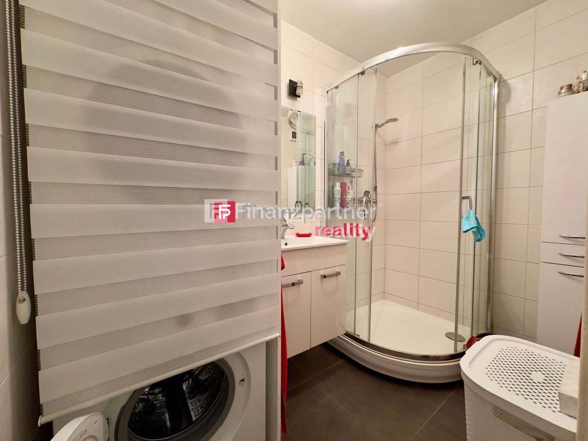 Na predaj priestranný 4-izbový byt Boriny - 10