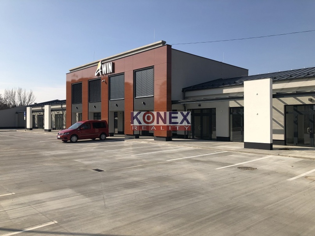 Obchodný priestor 36 m2 v biznis centre AWIN, Michalovce - 10