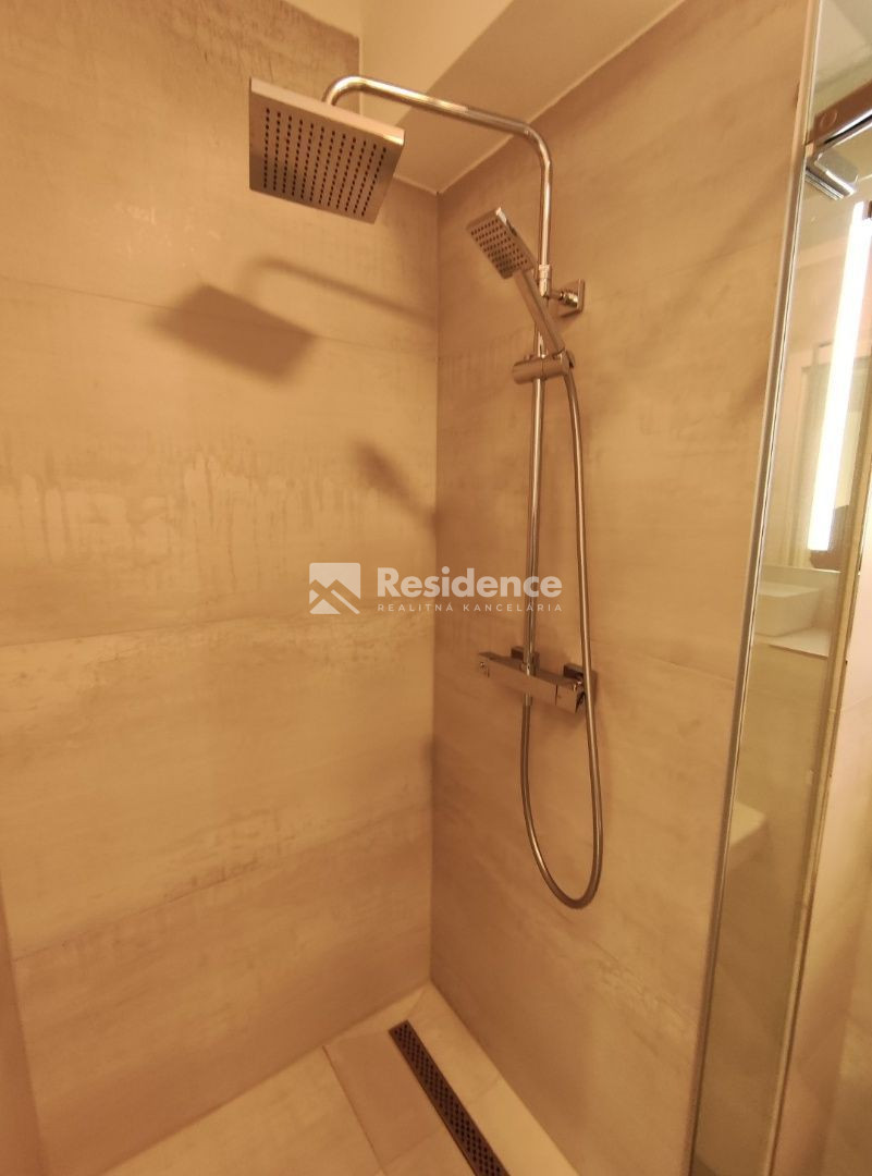 Na prenájom 1-izbový byt blízko centra, Liptovský Mikuláš - 10