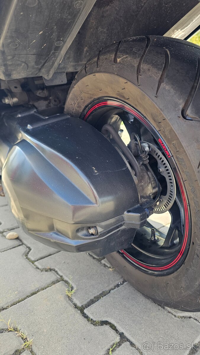 Suzuki Burgman 400 - 10