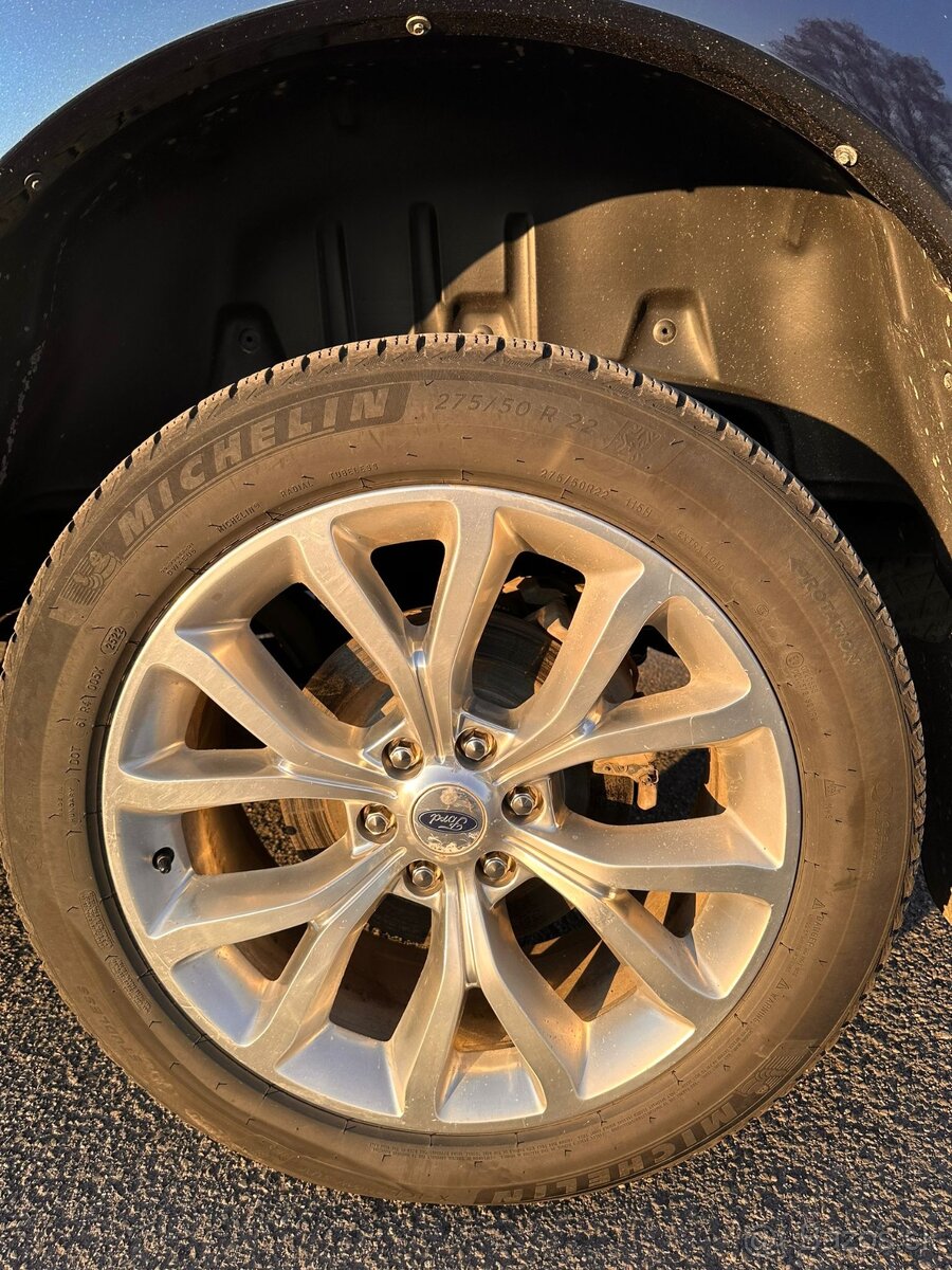 Ford F-150 Lightning - 10