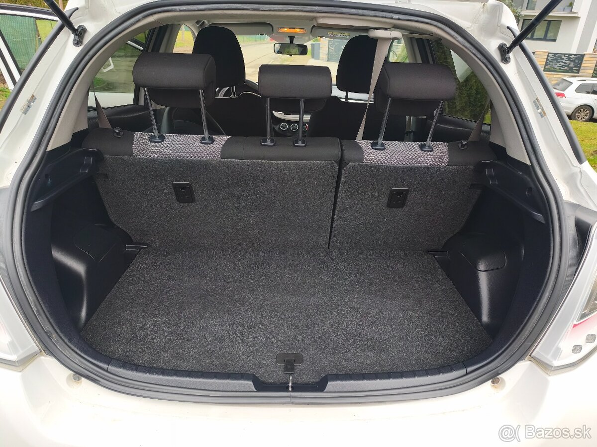 Toyota Yaris - 10