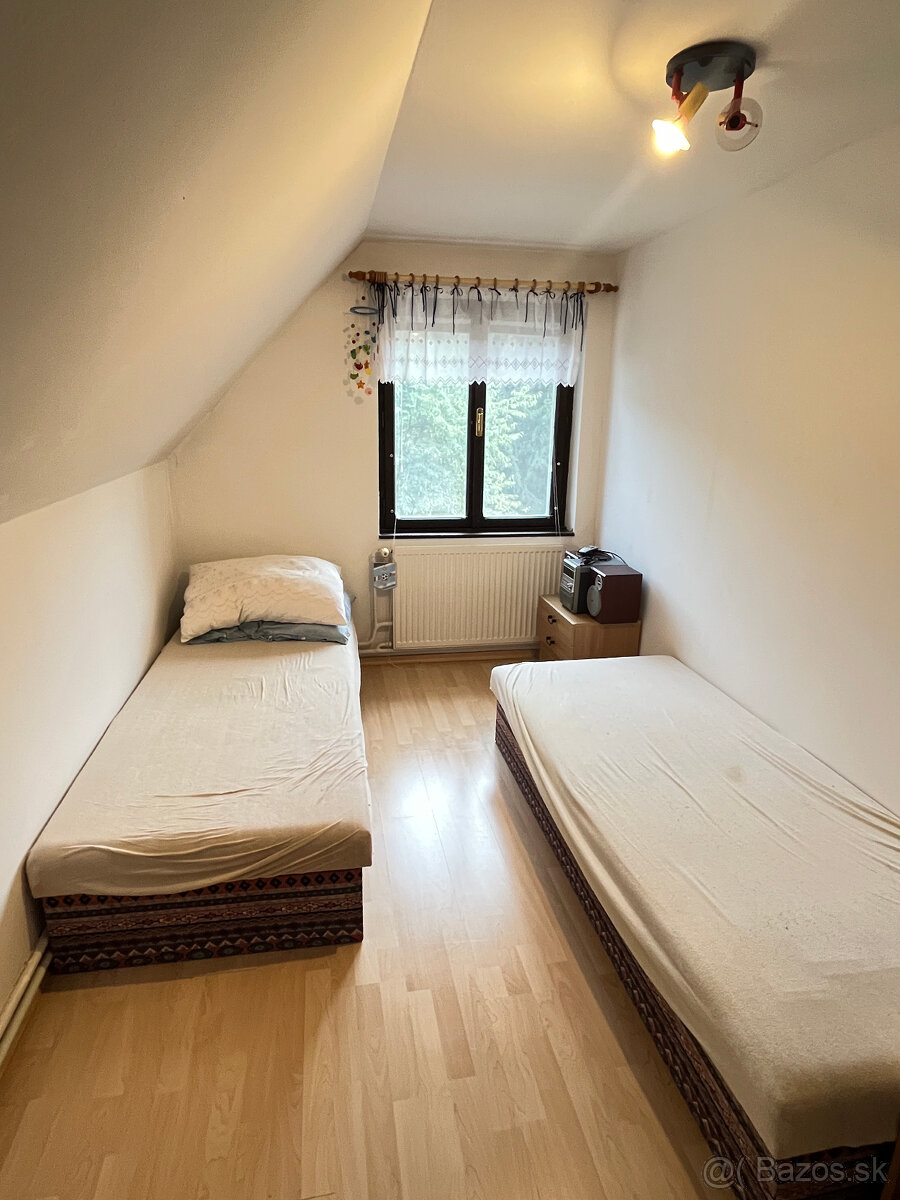 RD (4+1) s garážou a 1259 m2 pozemkom v Hubine - 10