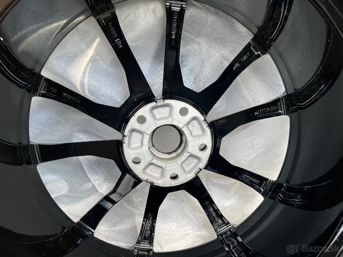 LAMBORGHINI URUS 23" Black, nové, originál - 10