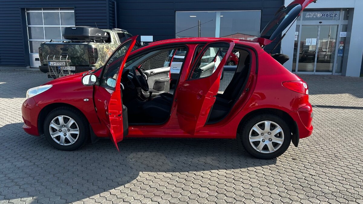 Peugeot 206 1.4i Pohoda - 10