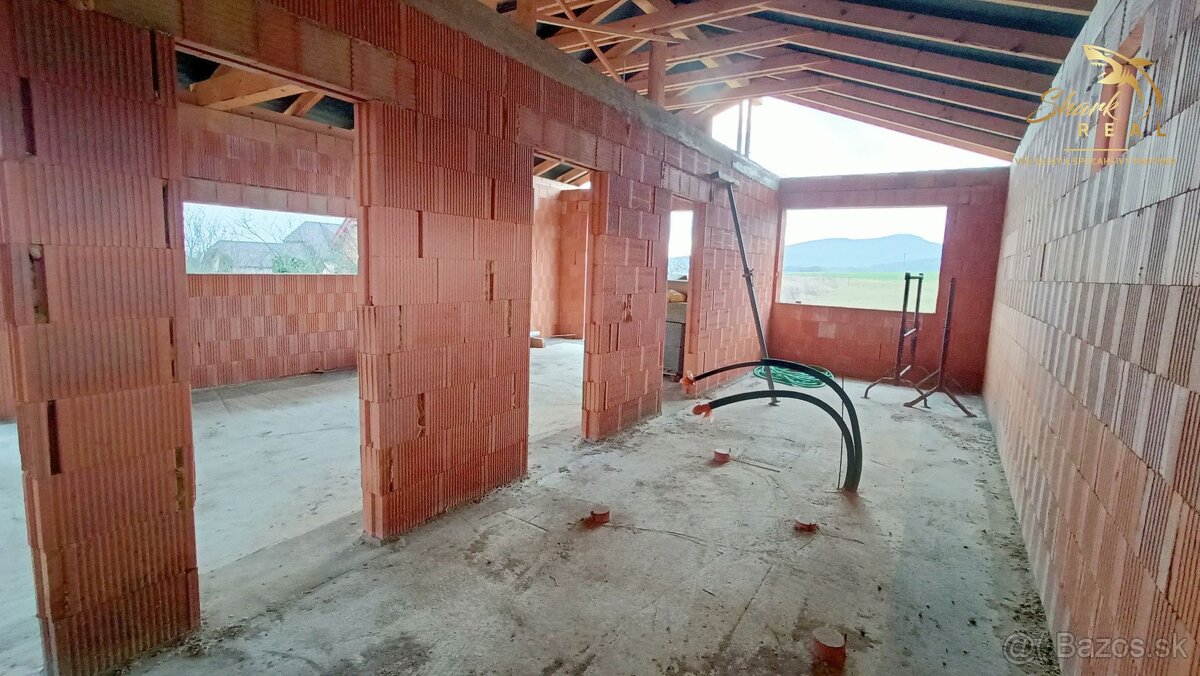 NOVÁ CENA Rozostavaný bungalov v krásnom prostredí - 10