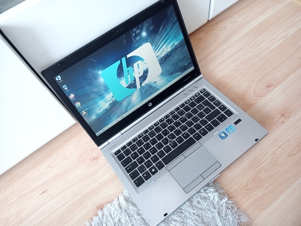 HP elitebook 8470p / 4gb ram / Intel core i5 / ssd / Win 7- - 10