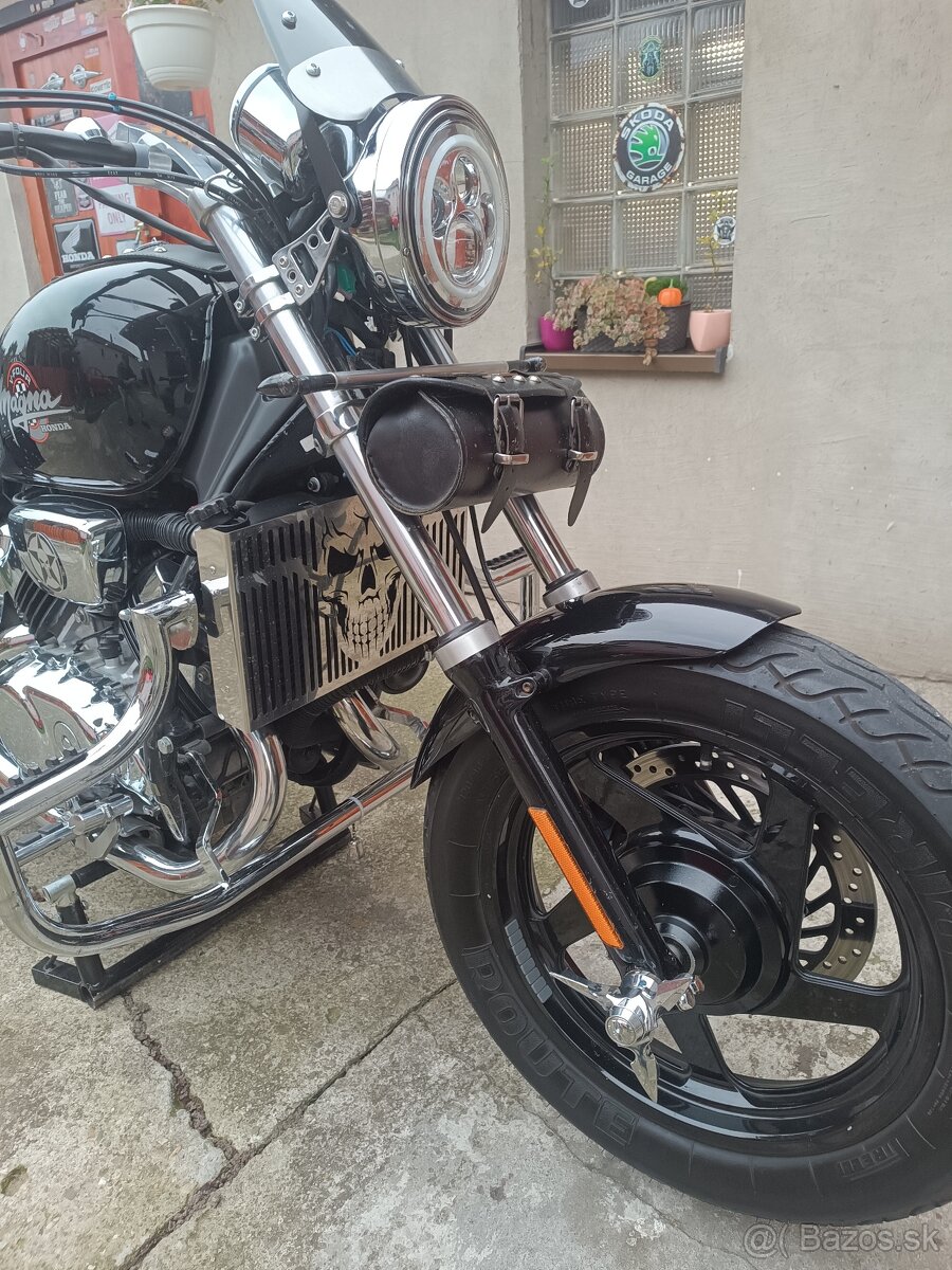 Honda VF 750 c magna - 10