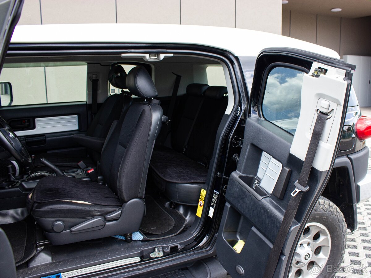 Toyota FJ Cruiser 4.0 - 10