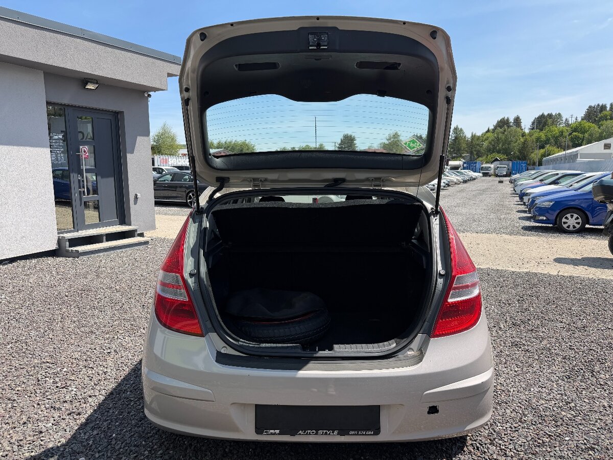 Hyundai i30 CW 1.4 16V CLASSIC LPG - 10