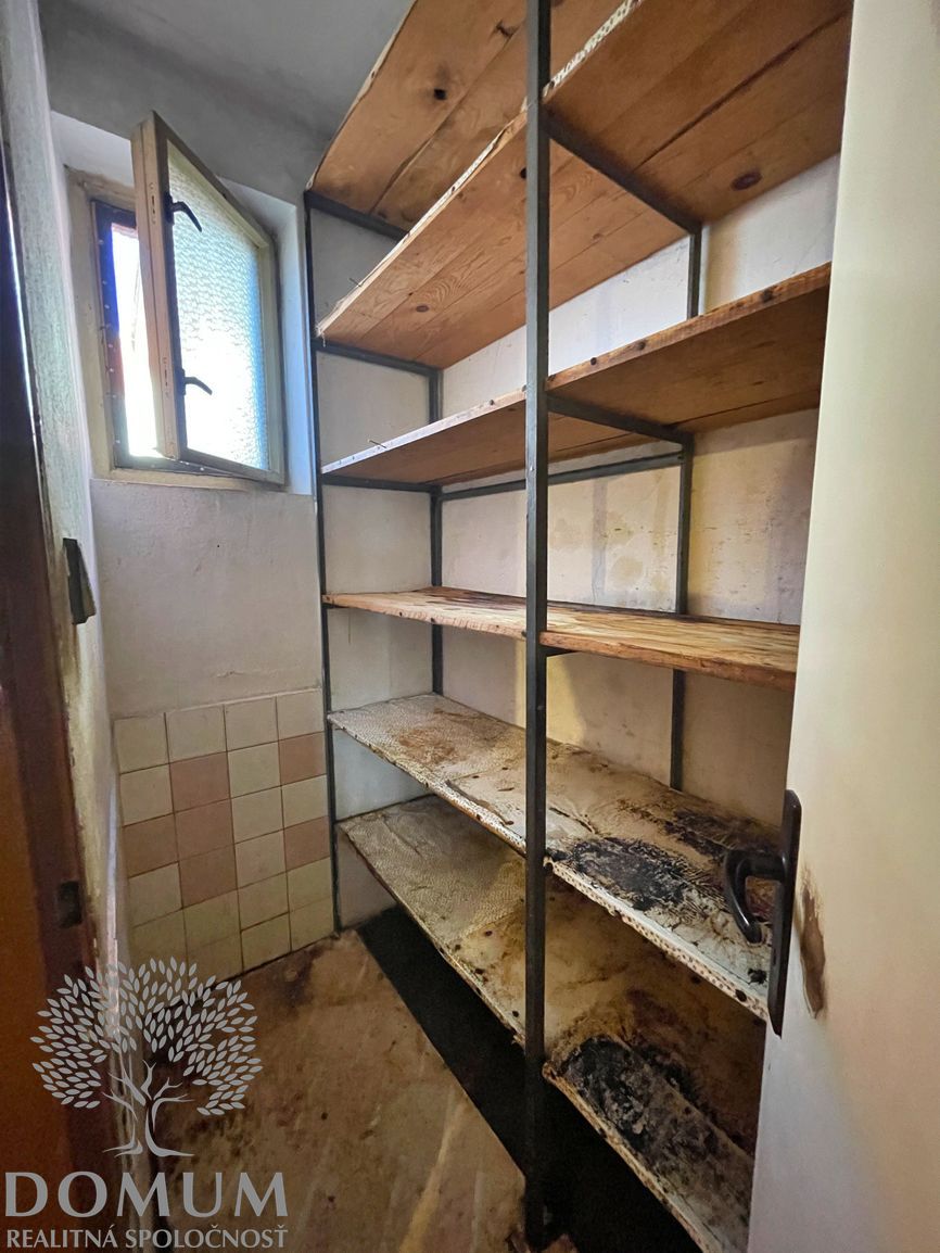 Veľký rodinný dom v centre obce Pobedim, pozemok 807m2 - 10