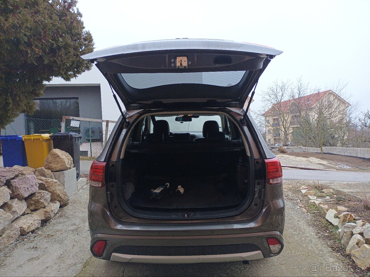 Mitsubishi Outlander PHEV 2018 - 10