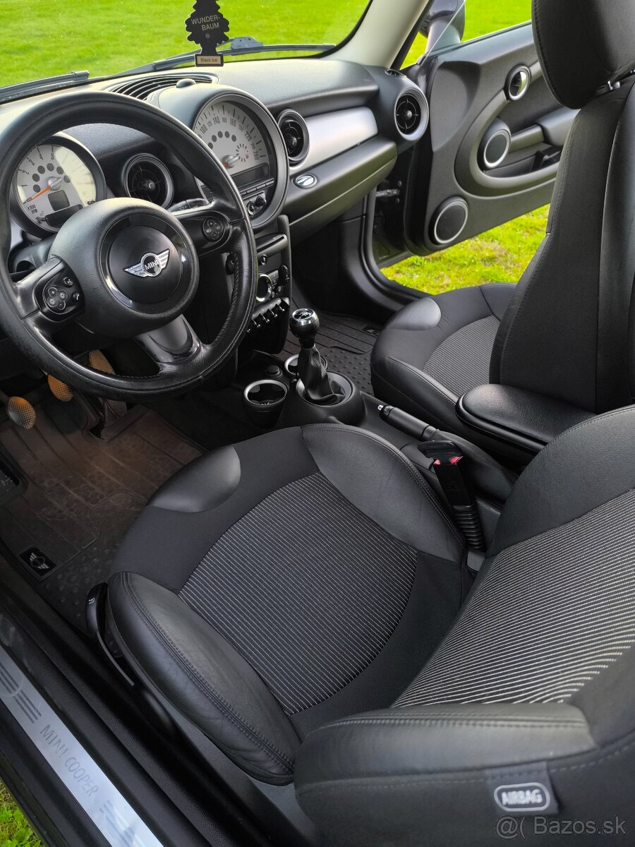 Mini Cooper Clubman - 10