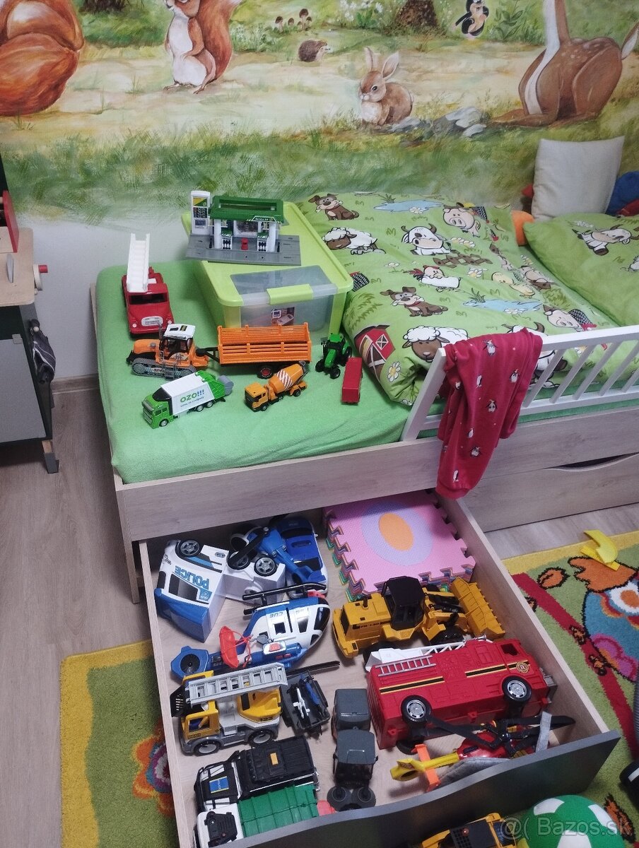 Rôzne autá, stanice - 10