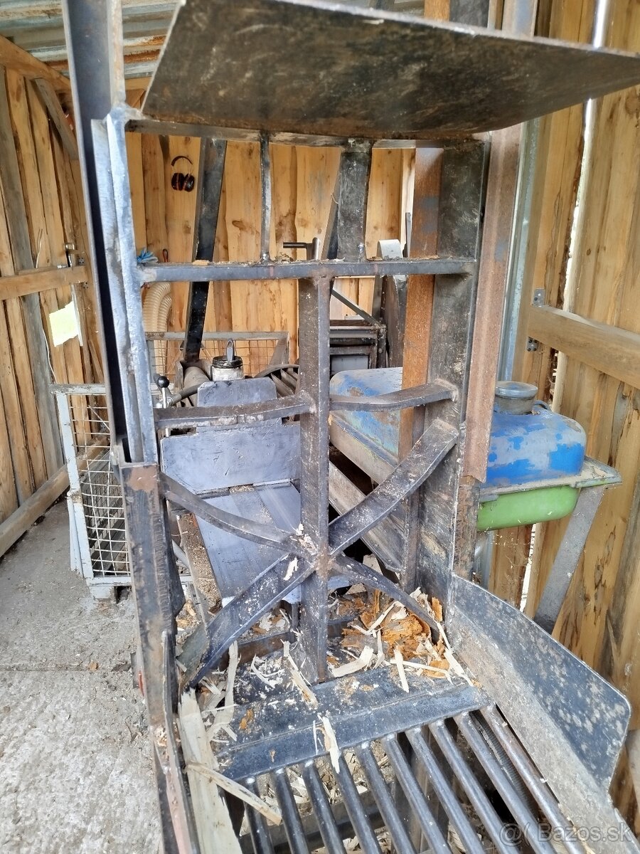 Štiepací automat - 10