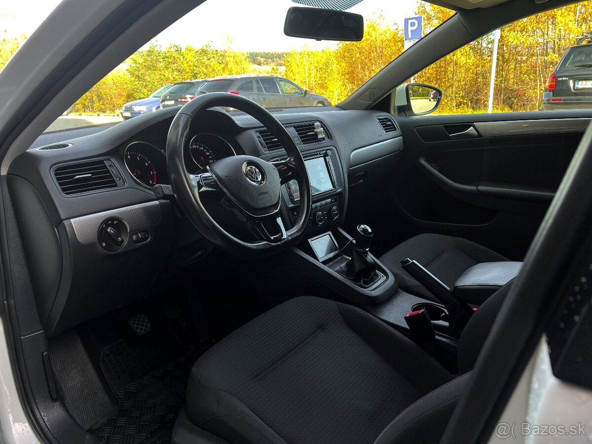 Volkswagen Jetta 1.2 TSI Comfortline - 10
