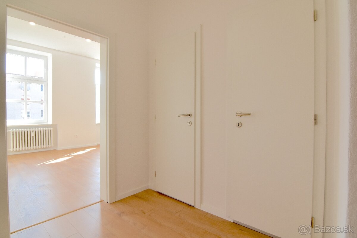 Zrekonštruovaná SMART kancelária s parkovaním v centre Nitry - 10