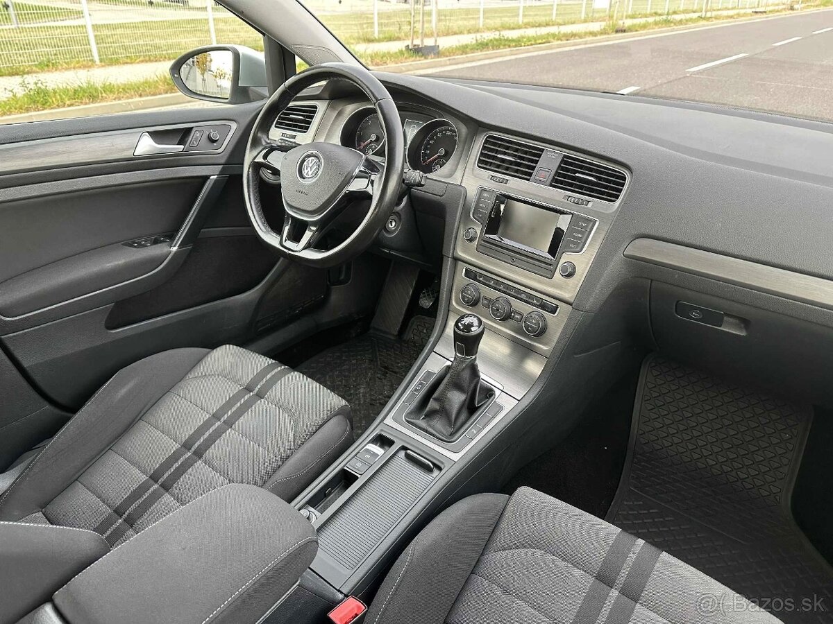 Volkswagen Golf VII 1.6 TDI 77 kW 2014 - 10