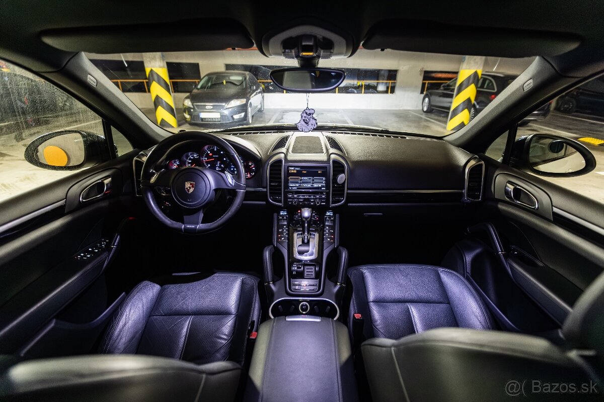 Porsche Cayenne - 10