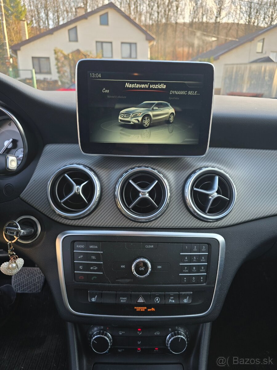 Mercedes-Benz GLA 180 d - 10