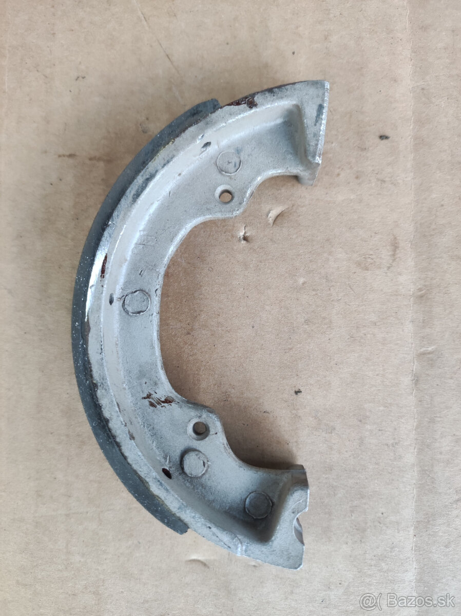 Brzdové čeľuste po repasii. - 10