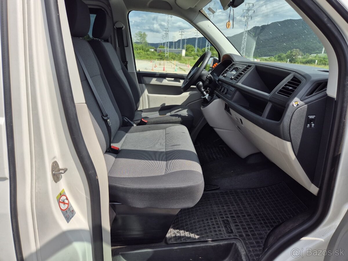 VW Transporter 9 miestny rok 2019 - 10