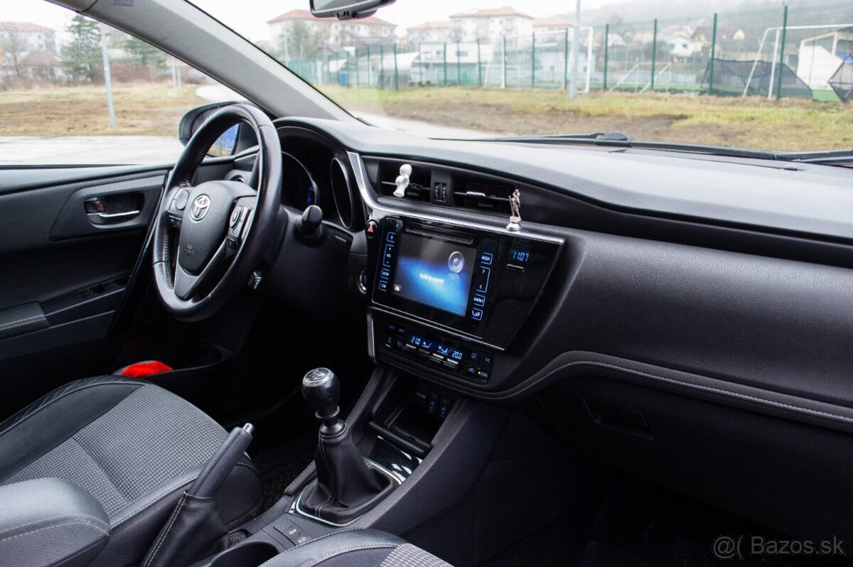 Toyota Auris 1.6 l D-4D - 10