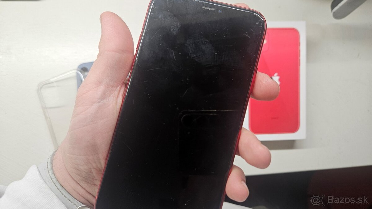 Apple iPhone 11 RED product 128GB - 10