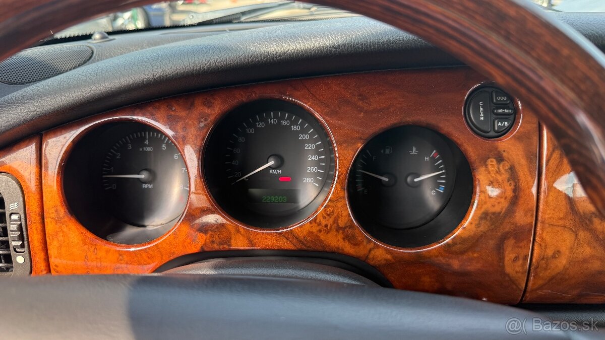 Jaguar XK XK8 4.0 Coupé - 10