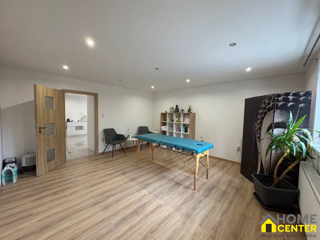 NA PREDAJ 4 izbový zrekonštruovaný rodinný dom v Kolárove - 10