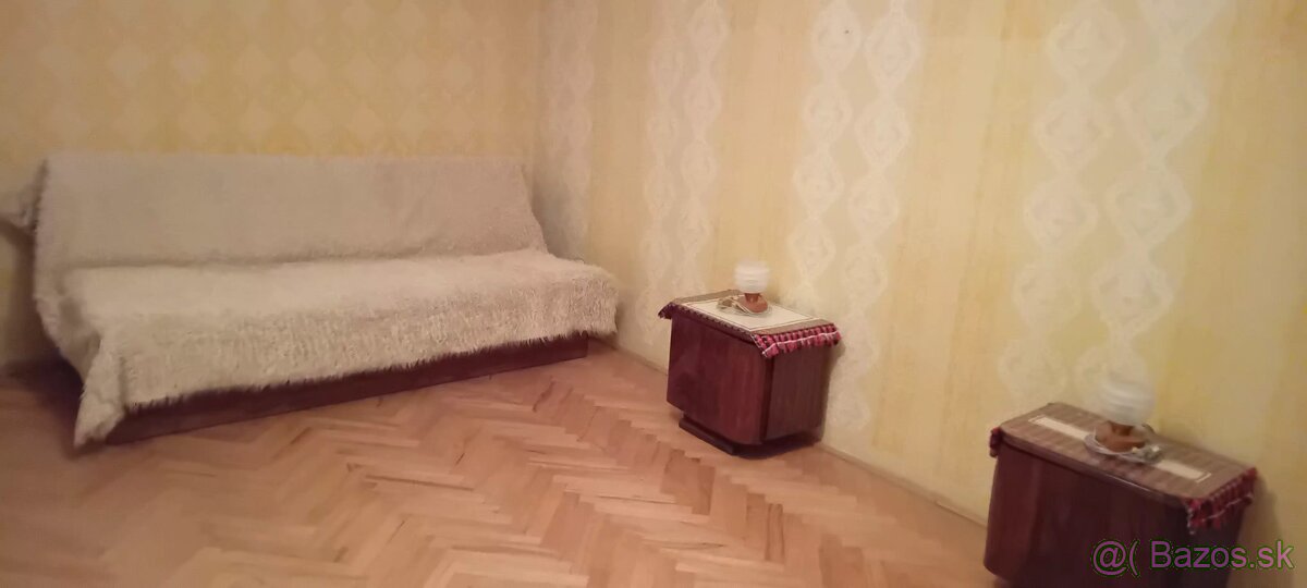 Prenájom 2 izbového bytu - 10