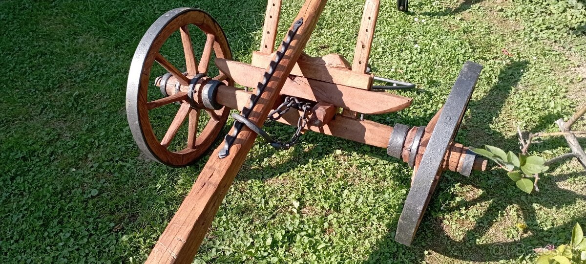 Starý drevený konský pluh - 10