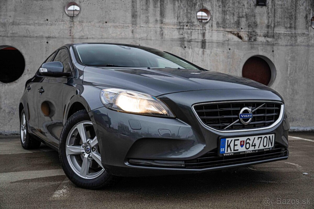 Volvo V40 T2 1.6L Momentum - 10