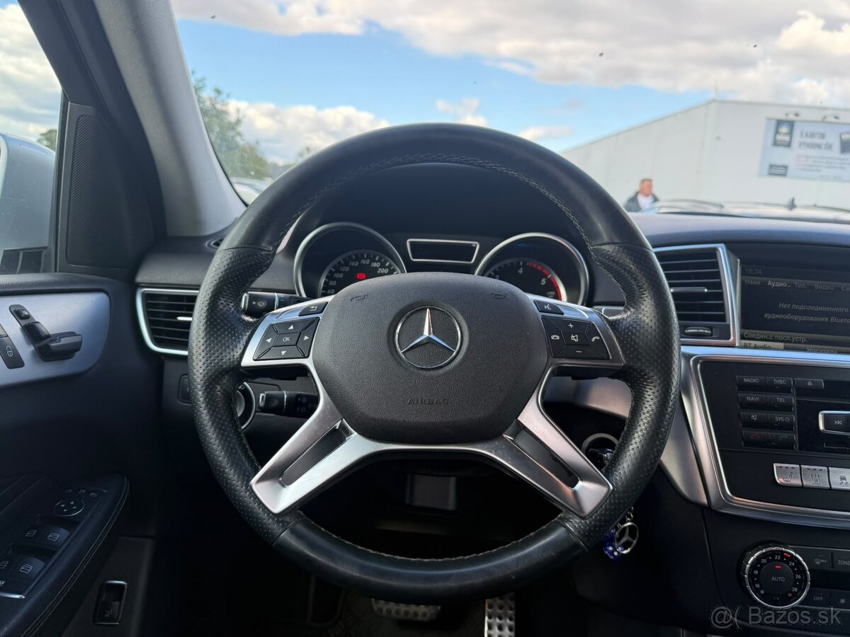 Mercedes-Benz ML 350 BlueTec 4MATIC - 10