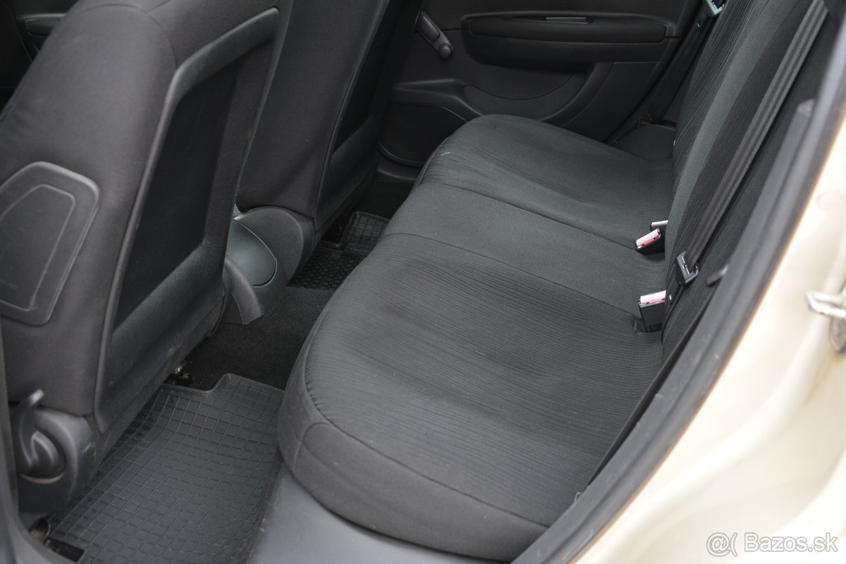 Citroen C4 2007 1.60 HDI - 10