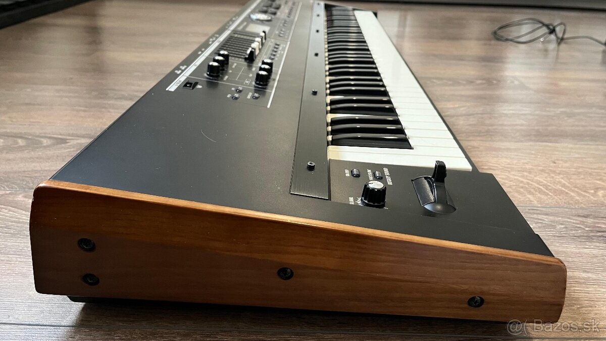 Predám Roland VR-730 + hard case - 10