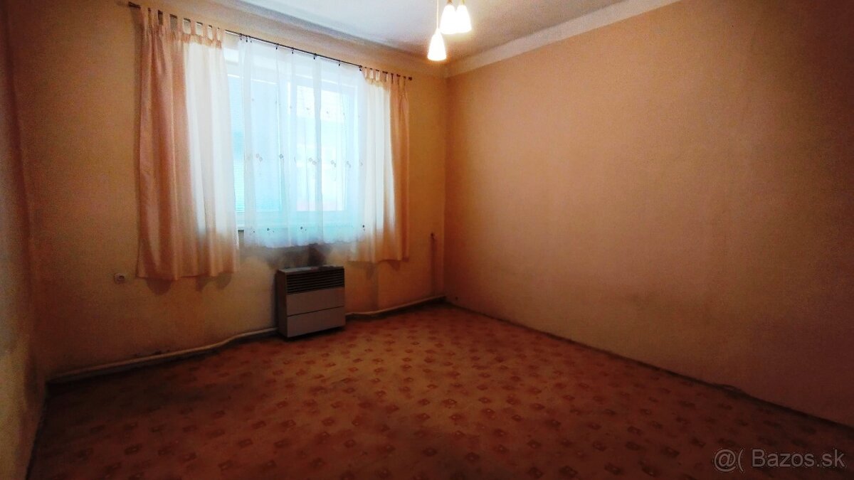 Predaj rodinný dom v centre mesta Levice - 10