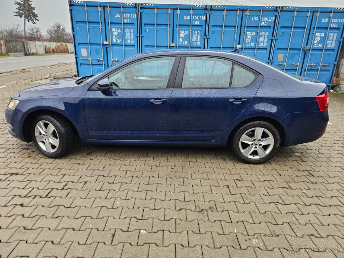 Škoda Octavia 1.6 TDI Style modrá - 10