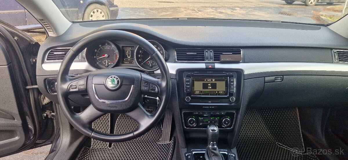 Škoda superb Combi 3.6 V6 DSG 4x4 - 10