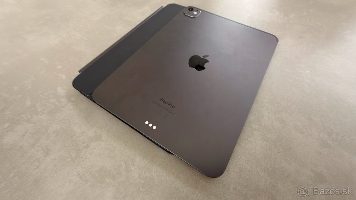 Predám Ipad Pro M4, 256GB + Magic Keyboard - 10